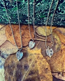anita ko Aspen Baguette Leaf Necklace (Meridian Jewelers Exclusive) - 1